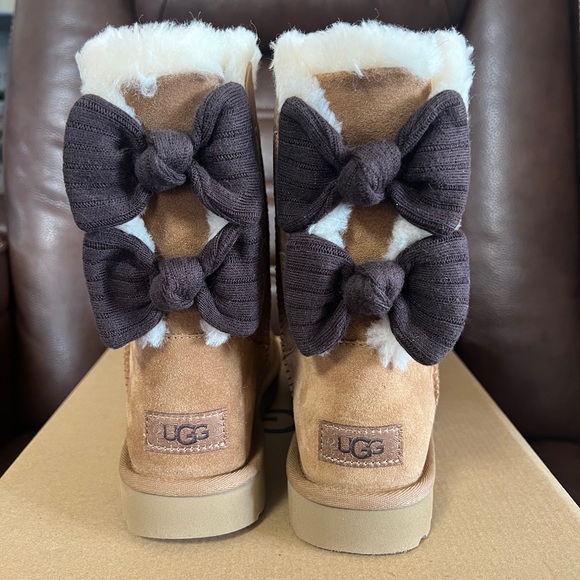 UGG Bailey Ribbed Bow Boots - Picture 3 of 9